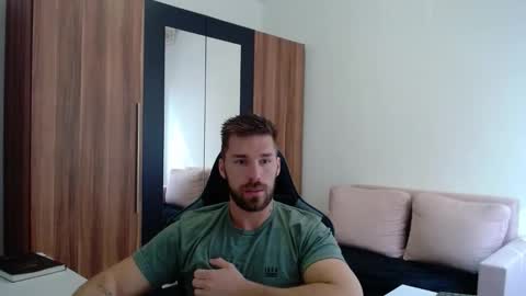 darius_94 online show from May 10, 2026, 7:13 am