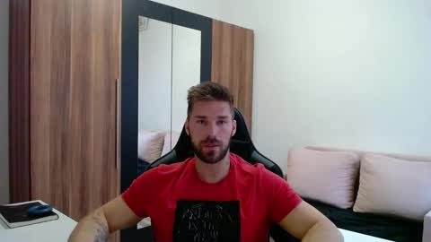 darius_94 online show from May 12, 2026, 4:20 am