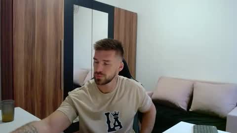 darius_94 online show from May 16, 2026, 4:20 am