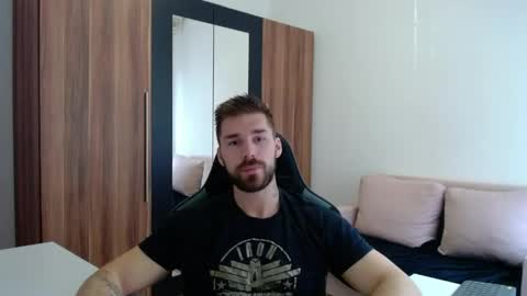 darius_94 online show from June 8, 2026, 8:26 am