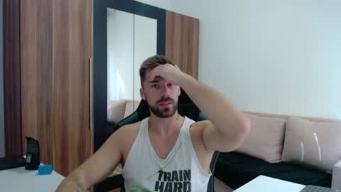 darius_94 online show from July 7, 2026, 7:09 am