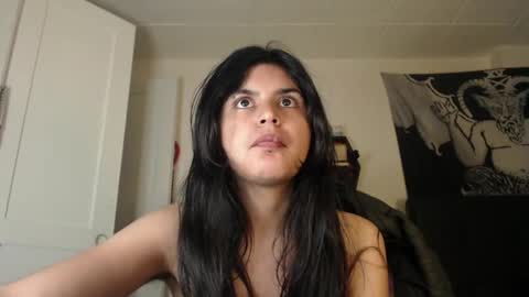 Snapshot of dark_angel_66 chatting on February 25, 2025, 7:09 am Moony online show from February 25, 2025, 7:09 am