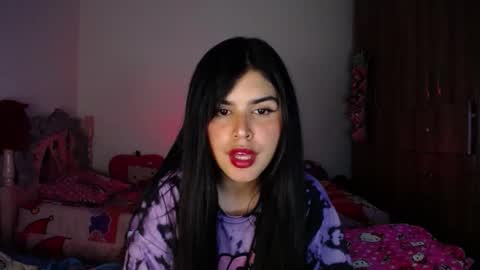 Snapshot of dark_angel_66 chatting on November 6, 2025, 3:40 am Moony online show from November 6, 2025, 3:40 am