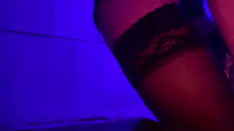 dark_couple225200 online show from May 9, 2026, 8:58 pm