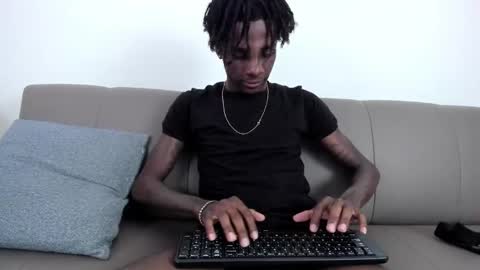 dark_fantasy9 online show from March 25, 2026, 8:04 pm