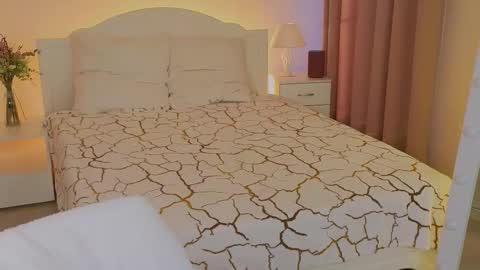 Lola online show from March 23, 2026, 1:53 am