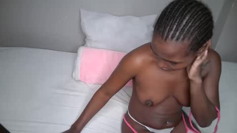 Snapshot of dark_lovly chatting on October 27, 2025, 4:55 pm dark_lovly online show from October 27, 2025, 4:55 pm