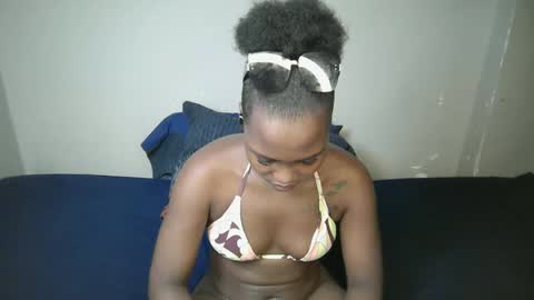 dark_lovly online show from February 19, 2026, 5:09 pm