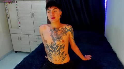 Snapshot of dark_lucky chatting on October 23, 2025, 12:43 am Juanito online show from October 23, 2025, 12:43 am