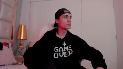 dark_sun333 online show from October 22, 2025, 3:07 am