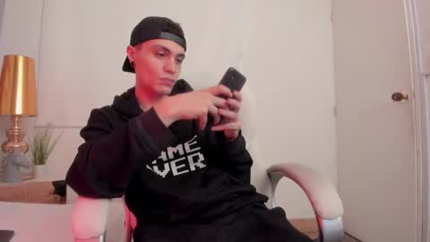 dark_sun333 online show from November 1, 2025, 9:39 pm