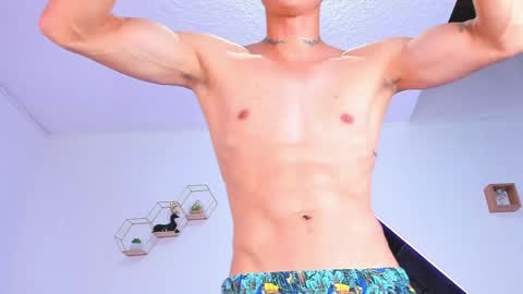 dark_valentino online show from April 1, 2026, 3:07 am