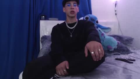 Snapshot of darkboy26_ chatting on January 7, 2025, 1:59 am Blake online show from January 7, 2025, 1:59 am