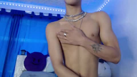 Snapshot of darkboy26_ chatting on January 25, 2025, 9:46 pm Blake online show from January 25, 2025, 9:46 pm