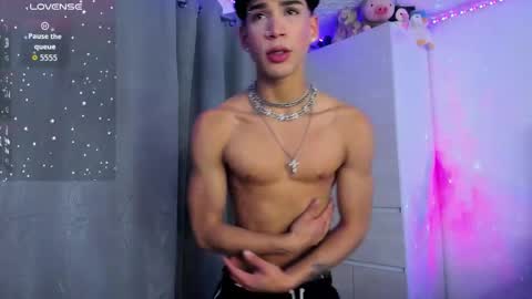 Snapshot of darkboy26_ chatting on September 24, 2025, 4:16 am Blake online show from September 24, 2025, 4:16 am