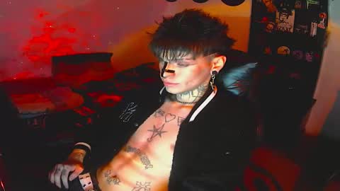   online show from October 23, 2025, 7:40 am