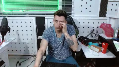 DARKO0717 online show from December 1, 2025, 1:49 pm