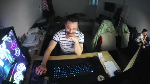 darkschneider_ online show from February 23, 2025, 6:39 am