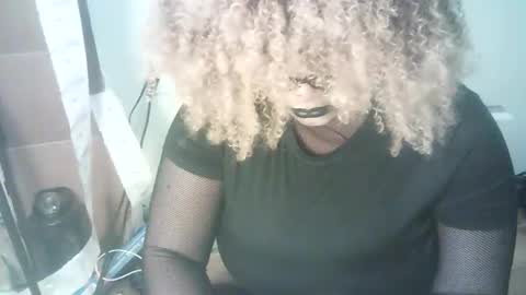 Snapshot of darksundaze chatting on May 17, 2026, 9:33 pm DarkSundaze online show from May 17, 2026, 9:33 pm