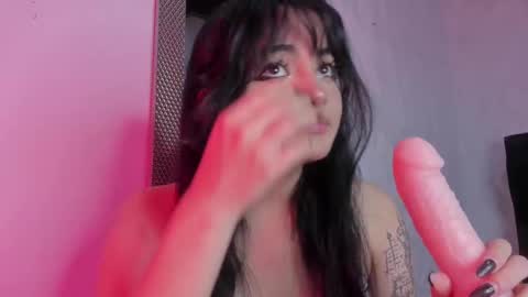 Snapshot of darky_doll chatting on September 18, 2025, 4:25 am Darky Doll online show from September 18, 2025, 4:25 am