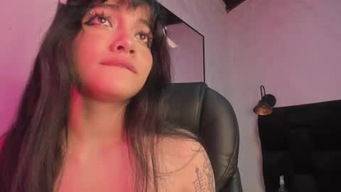 Snapshot of darky_doll chatting on October 8, 2025, 3:48 am Darky Doll online show from October 8, 2025, 3:48 am