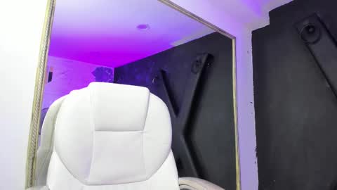 Darling online show from February 28, 2025, 10:50 pm