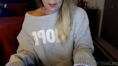 DarlingD online show from October 22, 2025, 1:00 pm