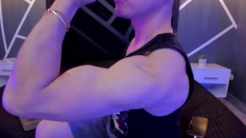 Snapshot of dartos_liebe chatting on October 21, 2025, 6:08 pm Dartos liebe online show from October 21, 2025, 6:08 pm