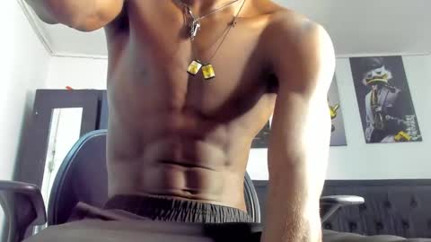 Snapshot of darwin_jhonson chatting on December 18, 2024, 1:12 pm Darwin online show from December 18, 2024, 1:12 pm