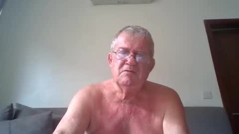 Snapshot of darwincock chatting on June 7, 2026, 3:21 am darwincock online show from June 7, 2026, 3:21 am