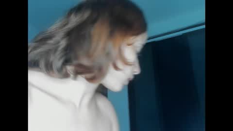 Dafne online show from November 23, 2025, 1:27 am