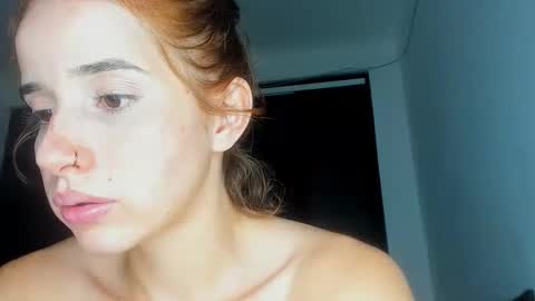 Dafne online show from November 28, 2025, 1:41 am