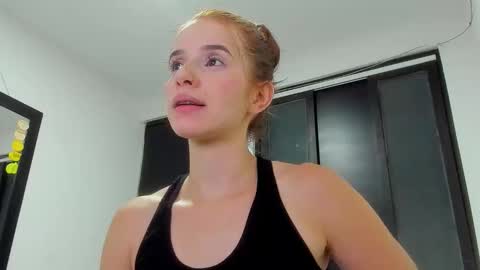 Snapshot of dasne19 chatting on February 18, 2026, 1:34 am Dafne online show from February 18, 2026, 1:34 am