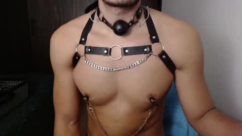 Snapshot of dave02_ chatting on February 14, 2025, 1:02 am David online show from February 14, 2025, 1:02 am