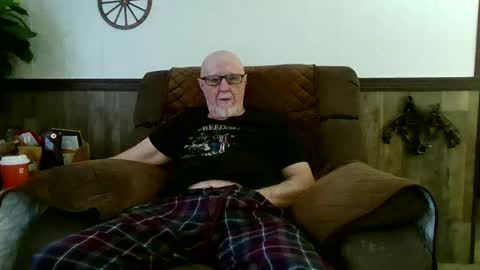 dave571960 online show from April 6, 2026, 11:11 am