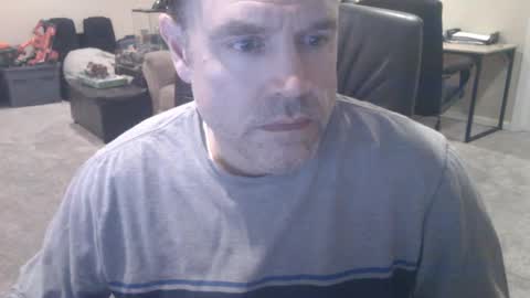 Snapshot of daved14u chatting on February 4, 2025, 6:46 am daved14u online show from February 4, 2025, 6:46 am