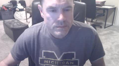 Snapshot of daved14u chatting on September 30, 2025, 5:23 am daved14u online show from September 30, 2025, 5:23 am