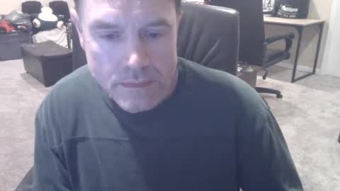 Snapshot of daved14u chatting on October 25, 2025, 6:54 am daved14u online show from October 25, 2025, 6:54 am