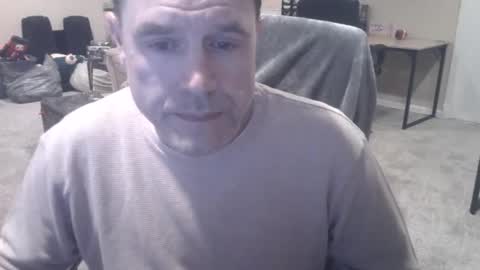 Snapshot of daved14u chatting on February 18, 2026, 6:42 am daved14u online show from February 18, 2026, 6:42 am