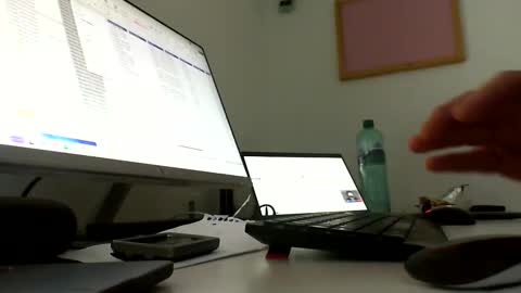 Snapshot of davesu12345 chatting on December 12, 2024, 11:40 am davesu12345 online show from December 12, 2024, 11:40 am