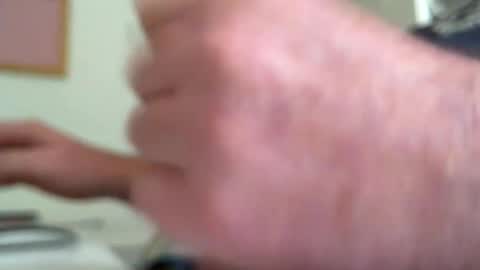 Snapshot of davesu12345 chatting on December 20, 2024, 9:43 am davesu12345 online show from December 20, 2024, 9:43 am