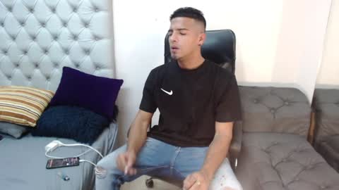 Snapshot of david_bandercock chatting on December 29, 2024, 3:00 am david_bandercock online show from December 29, 2024, 3:00 am