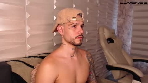 David col11 online show from November 5, 2025, 1:55 pm