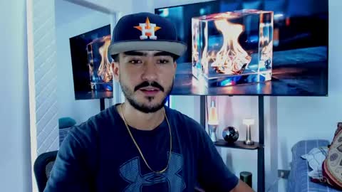 Hey im David that loves to explore and speak their fantasies. Very open talktative and nice. Feel free to chat with me online show from May 29, 2026, 12:30 am