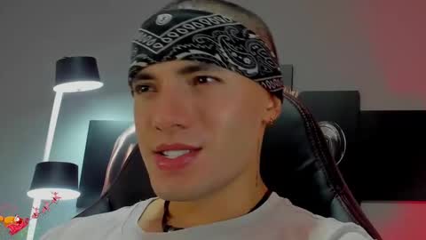 David Jons online show from December 31, 2024, 1:04 am