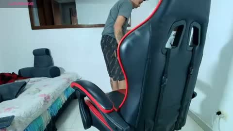 Snapshot of david_savage_ chatting on June 25, 2026, 12:31 pm david online show from June 25, 2026, 12:31 pm
