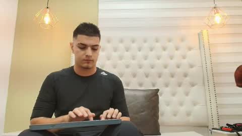 david_victoriaa online show from November 15, 2025, 3:59 am