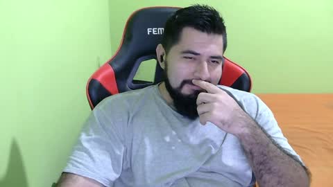 Snapshot of daviddelz chatting on December 19, 2024, 6:23 am David online show from December 19, 2024, 6:23 am