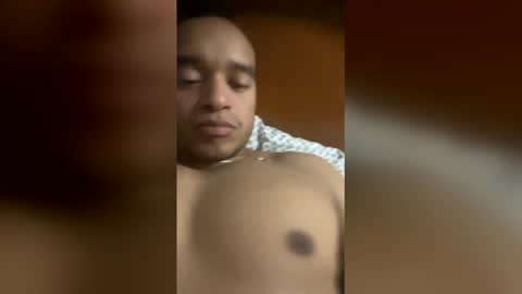 Snapshot of davidluxx chatting on May 21, 2026, 1:23 am davidluxx online show from May 21, 2026, 1:23 am