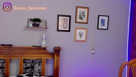 Snapshot of davies_brown chatting on February 1, 2025, 12:40 am Davies brown    schedule 12pm to 5pm col time online show from February 1, 2025, 12:40 am